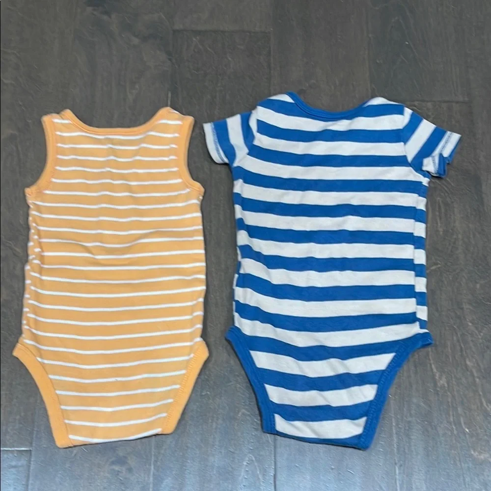 12M Carters 2Pc Onesie excellent condition